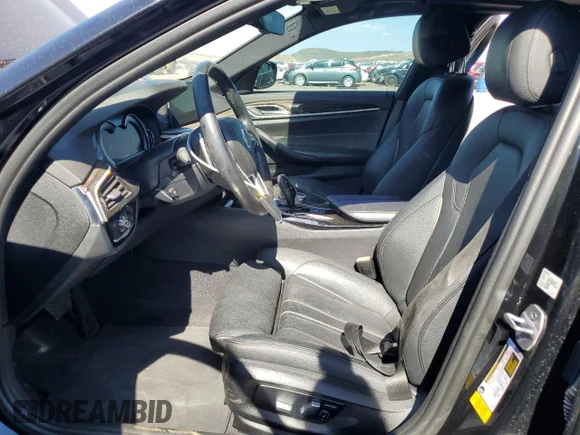 ✅ 2018 BMW 5 Series 540i • VIN: WBAJE5C55JWA94725 • Лот: 61680334. Опубліковано раніше на Copart з пробігом 55 907 миль. Безкоштовний доступ до архіву аукціонних продажів зі США та докладний звіт про історію автомобіля на DreamBid. Зображення 7.