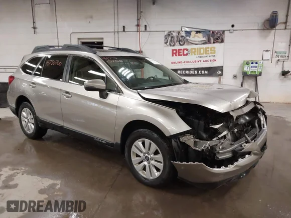 ✅ 2019 Subaru Outback Premium • VIN: 4S4BSAHC4K3272099 • Lot: 44750700. Wystawiony na IAAI z przebiegiem 131 620 mil. Bezpłatny archiwum sprzedaży aukcyjnych z USA i szczegółowy raport historii pojazdu na DreamBid. Zdjęcie 1.