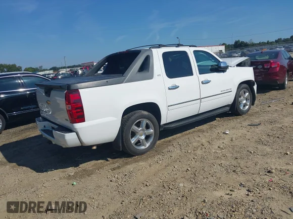 ✅ 2011 Chevrolet Avalanche LTZ • VIN: 3GNTKGE31BG293514 • Lot: 43194082. Wystawiony na IAAI z przebiegiem 126 330 mil. Bezpłatny archiwum sprzedaży aukcyjnych z USA i szczegółowy raport historii pojazdu na DreamBid. Zdjęcie 4.