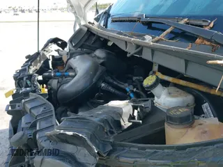 ✅ 2018 Ford Transit • VIN: 1FTYR2XM6JKA01981 • Lot: 41898930. Wystawiony na IAAI z przebiegiem 128 326 mil. Bezpłatny archiwum sprzedaży aukcyjnych z USA i szczegółowy raport historii pojazdu na DreamBid. Zdjęcie 22.