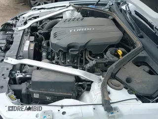 ✅ 2025 Genesis G70 Sport Advanced • VIN: KMTG54SE6SU147095 • Lot: 43558344. Wystawiony na IAAI z przebiegiem 17 990 mil. Bezpłatny archiwum sprzedaży aukcyjnych z USA i szczegółowy raport historii pojazdu na DreamBid. Zdjęcie 20.