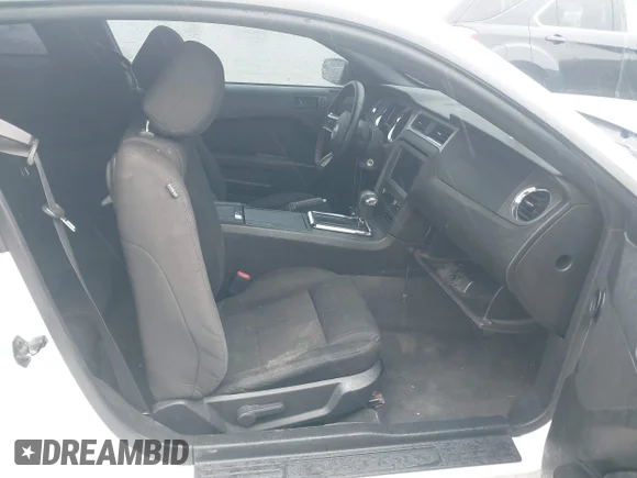✅ 2012 Ford Mustang Premium • VIN: 1ZVBP8AM4C5278344 • Лот: 44893451. Опубликован ранее на IAAI с пробегом 158 353 миль. Бесплатный доступ к архиву аукционных продаж из США и подробный отчёт об истории автомобиля на DreamBid. Изображение 5.