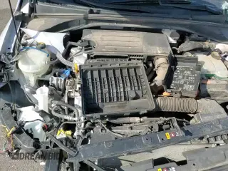 ✅ 2017 Hyundai Ioniq Blue • VIN: KMHC65LC1HU022362 • Lot: 49693105. Wystawiony na Copart z przebiegiem 102 550 mil. Bezpłatny archiwum sprzedaży aukcyjnych z USA i szczegółowy raport historii pojazdu na DreamBid. Zdjęcie 15.