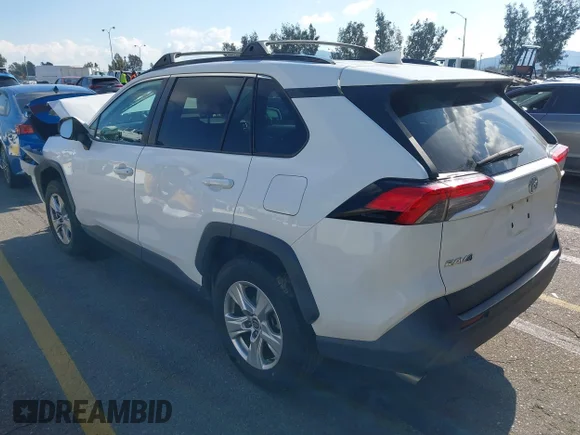 ✅ 2021 Toyota RAV4 XLE • VIN: 2T3W1RFV9MC132546 • Lot: 44102308. Listed on IAAI with 139,703 mi. Free auction sales archive from the USA and detailed vehicle history report at DreamBid. Image 3.