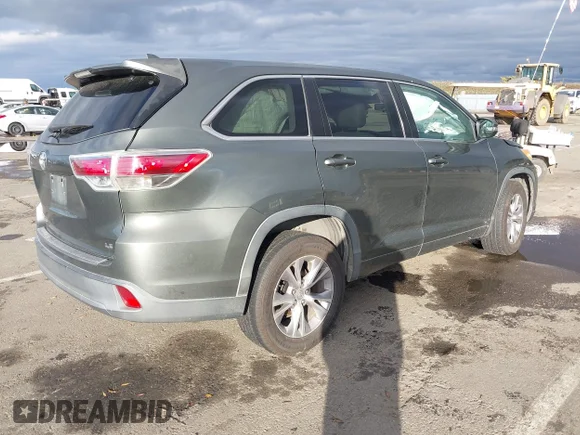 ✅ 2014 Toyota Highlander LE Plus • VIN: 5TDZKRFH8ES017202 • Lot: 43733958. Wystawiony na IAAI z przebiegiem 240 039 mil. Bezpłatny archiwum sprzedaży aukcyjnych z USA i szczegółowy raport historii pojazdu na DreamBid. Zdjęcie 4.
