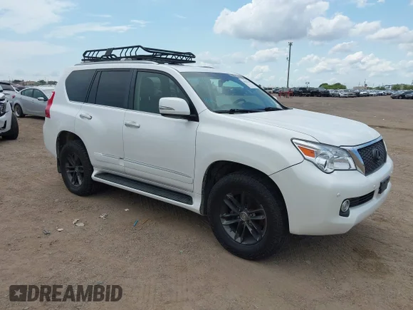 ✅ 2013 Lexus GX 460 • VIN: JTJBM7FX7D5053116 • Лот: 43034768. Опубліковано раніше на IAAI з пробігом 271 713 миль. Безкоштовний доступ до архіву аукціонних продажів зі США та докладний звіт про історію автомобіля на DreamBid. Зображення 1.
