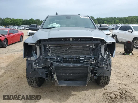 ✅ 2022 Ram 2500 Big Horn • VIN: 3C6UR5DL8NG263923 • Lot: 52540414. Wystawiony na Copart z przebiegiem 36 887 mil. Bezpłatny archiwum sprzedaży aukcyjnych z USA i szczegółowy raport historii pojazdu na DreamBid. Zdjęcie 5.