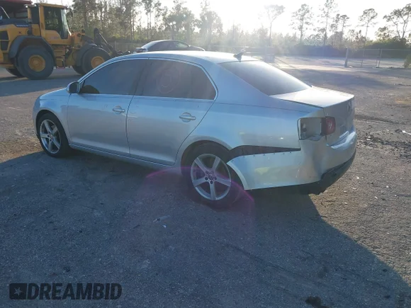 ✅ 2009 Volkswagen Jetta SE • VIN: 3VWRM71K29M153216 • Lot: 44021192. Wystawiony na IAAI z przebiegiem 178 233 mil. Bezpłatny archiwum sprzedaży aukcyjnych z USA i szczegółowy raport historii pojazdu na DreamBid. Zdjęcie 3.