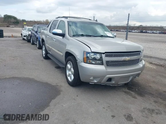 ✅ 2008 Chevrolet Avalanche LS • VIN: 3GNEC12008G305755 • Lot: 44379935. Wystawiony na IAAI z przebiegiem 159 220 mil. Bezpłatny archiwum sprzedaży aukcyjnych z USA i szczegółowy raport historii pojazdu na DreamBid. Zdjęcie 1.