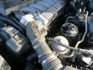 ✅ 1992 BMW 8 Series • VIN: WBAEG1310NCB42639 • Lot: 84080164. Wystawiony na Copart z przebiegiem 99 014 mil. Bezpłatny archiwum sprzedaży aukcyjnych z USA i szczegółowy raport historii pojazdu na DreamBid. Zdjęcie 13.