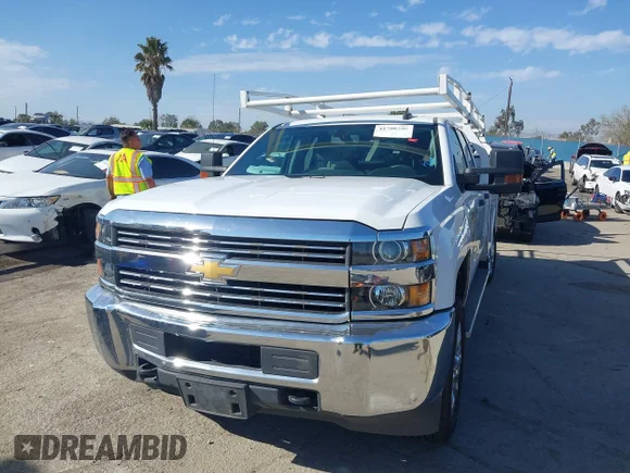 ✅ 2017 Chevrolet Silverado 2500HD Work Truck • VIN: 1GB2CUEG7HZ202696 • Lot: 41700200. Wystawiony na IAAI z przebiegiem 95 092 mil. Bezpłatny archiwum sprzedaży aukcyjnych z USA i szczegółowy raport historii pojazdu na DreamBid. Zdjęcie 2.