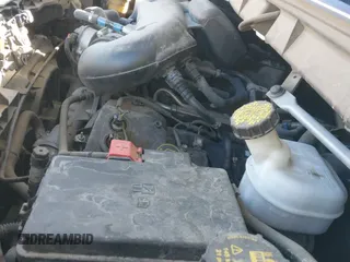 ✅ 2019 Ford Transit • VIN: 1FTYE2CM8KKB72492 • Lot: 41371136. Wystawiony na IAAI z przebiegiem 111 915 mil. Bezpłatny archiwum sprzedaży aukcyjnych z USA i szczegółowy raport historii pojazdu na DreamBid. Zdjęcie 19.