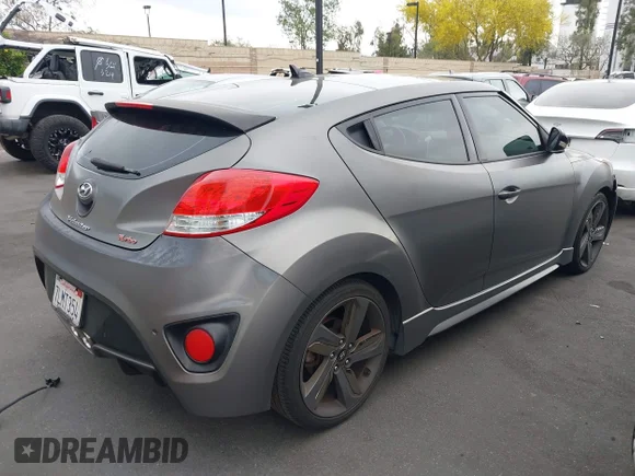 ✅ 2015 Hyundai Veloster Turbo • VIN: KMHTC6AE0FU234735 • Лот: 44769285. Опубліковано раніше на IAAI з пробігом 121 089 миль. Безкоштовний доступ до архіву аукціонних продажів зі США та докладний звіт про історію автомобіля на DreamBid. Зображення 4.