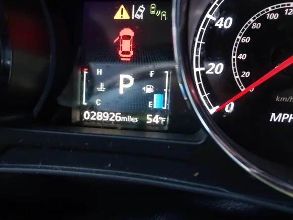 ✅ 2023 Mitsubishi Outlander ES • VIN: JA4ARUAU3PU013745 • Lot: 43948258. Wystawiony na IAAI z przebiegiem 28 926 mil. Bezpłatny archiwum sprzedaży aukcyjnych z USA i szczegółowy raport historii pojazdu na DreamBid. Zdjęcie 7.