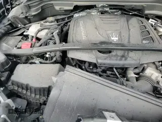 ✅ 2023 Maserati Grecale Modena • VIN: ZN682AVM9P7433802 • Лот: 65706335. Опубликован ранее на Copart с пробегом 28 512 миль. Бесплатный доступ к архиву аукционных продаж из США и подробный отчёт об истории автомобиля на DreamBid. Изображение 14.