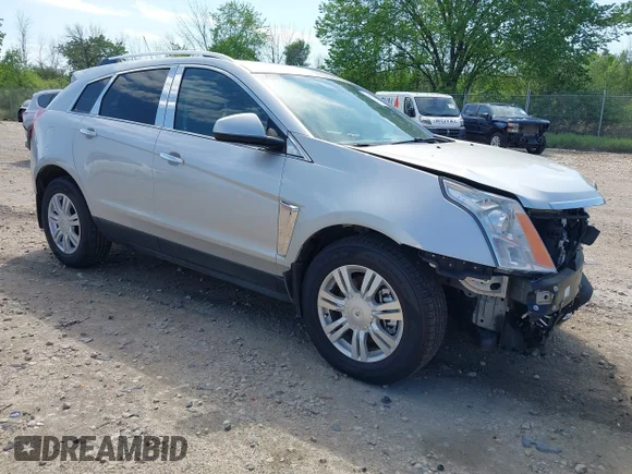 ✅ 2016 Cadillac SRX Luxury Collection • VIN: 3GYFNEE36GS584414 • Лот: 45120043. Опубликован ранее на IAAI с пробегом 64 414 миль. Бесплатный доступ к архиву аукционных продаж из США и подробный отчёт об истории автомобиля на DreamBid. Изображение 1.
