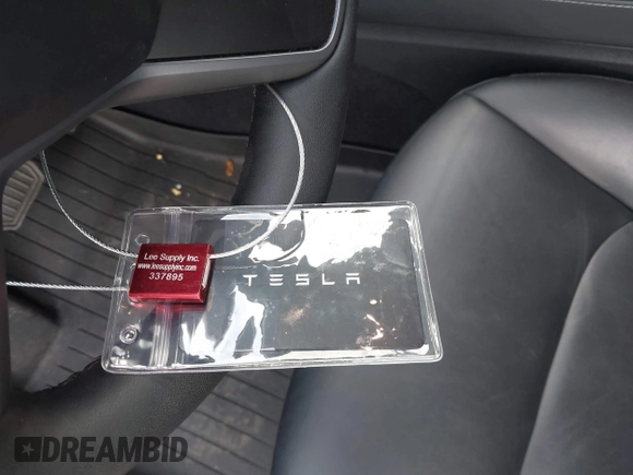 ✅ 2024 Tesla Model Y • VIN: 7SAYGDED6RF115835 • Лот: 44535372. Опубліковано раніше на IAAI з пробігом 126 682 миль. Безкоштовний доступ до архіву аукціонних продажів зі США та докладний звіт про історію автомобіля на DreamBid. Зображення 11.
