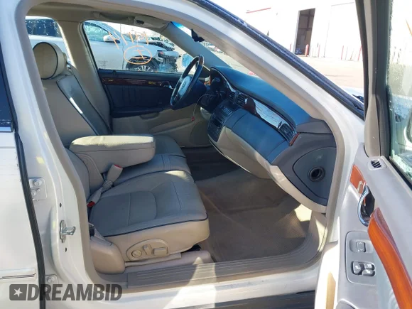 ✅ 2005 Cadillac DeVille • VIN: 1G6KD54Y25U235013 • Lot: 41819174. Wystawiony na IAAI z przebiegiem 111 080 mil. Bezpłatny archiwum sprzedaży aukcyjnych z USA i szczegółowy raport historii pojazdu na DreamBid. Zdjęcie 5.