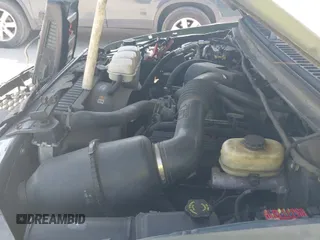 ✅ 2001 Ford Excursion Limited • VIN: 1FMNU42S71EA08659 • Lot: 42073155. Wystawiony na IAAI z przebiegiem 393 805 mil. Bezpłatny archiwum sprzedaży aukcyjnych z USA i szczegółowy raport historii pojazdu na DreamBid. Zdjęcie 19.