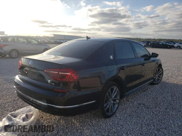 ✅ 2018 Volkswagen Passat S • VIN: 1VWAA7A32JC004762 • Lot: 66970002. Wystawiony na Copart z przebiegiem 73 272 mil. Bezpłatny archiwum sprzedaży aukcyjnych z USA i szczegółowy raport historii pojazdu na DreamBid. Zdjęcie 4.