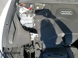 ✅ 2019 Audi Q8 Premium Plus • VIN: WA1BVAF10KD012011 • Lot: 80160935. Wystawiony na Copart z przebiegiem 65 400 mil. Bezpłatny archiwum sprzedaży aukcyjnych z USA i szczegółowy raport historii pojazdu na DreamBid. Zdjęcie 14.