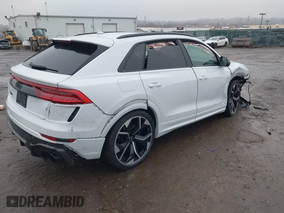✅ 2022 Audi RS Q8 • VIN: WU1ARBF17ND030038 • Lot: 44536611. Wystawiony na IAAI z przebiegiem Nie podano. Bezpłatny archiwum sprzedaży aukcyjnych z USA i szczegółowy raport historii pojazdu na DreamBid. Zdjęcie 4.