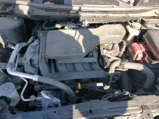 ✅ 2017 Nissan Rogue SL • VIN: JN1BJ1CR2HW133537 • Lot: 86835145. Listed on Copart with 80,785 mi. Free auction sales archive from the USA and detailed vehicle history report at DreamBid. Image 14.