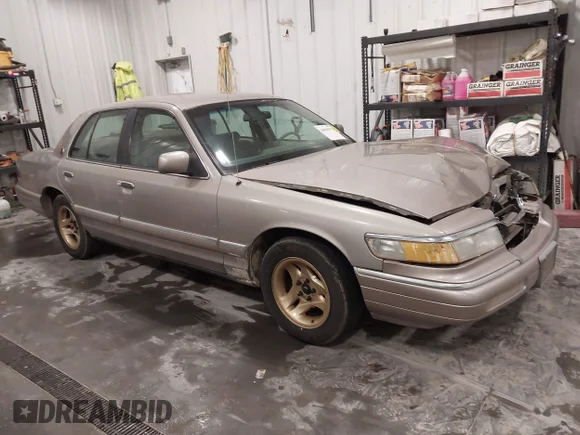 ✅ 1994 Mercury Grand Marquis GS • VIN: 2MELM74W0RX659914 • Lot: 44038175. Wystawiony na IAAI z przebiegiem 61 314 mil. Bezpłatny archiwum sprzedaży aukcyjnych z USA i szczegółowy raport historii pojazdu na DreamBid. Zdjęcie 1.