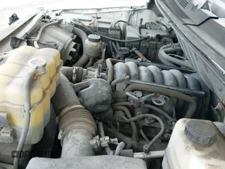 ✅ 2014 Nissan NV S • VIN: 1N6AF0LY0EN101826 • Lot: 42300946. Wystawiony na IAAI z przebiegiem 275 721 mil. Bezpłatny archiwum sprzedaży aukcyjnych z USA i szczegółowy raport historii pojazdu na DreamBid. Zdjęcie 19.