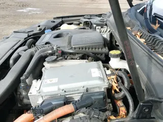 ✅ 2019 Lincoln MKZ Hybrid • VIN: 3LN6L5KU8KR613917 • Lot: 41522904. Listed on IAAI with 239,336 mi. Free auction sales archive from the USA and detailed vehicle history report at DreamBid. Image 19.