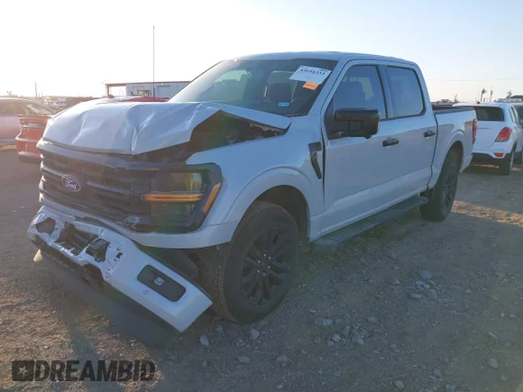 ✅ 2025 Ford F-150 XLT • VIN: 1FTFW3L8XSFA90205 • Lot: 43656333. Wystawiony na IAAI z przebiegiem 8 210 mil. Bezpłatny archiwum sprzedaży aukcyjnych z USA i szczegółowy raport historii pojazdu na DreamBid. Zdjęcie 2.