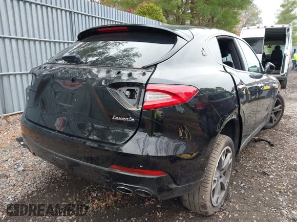 ✅ 2019 Maserati Levante • VIN: ZN661XUA3KX308307 • Lot: 43711033. Wystawiony na IAAI z przebiegiem 52 096 mil. Bezpłatny archiwum sprzedaży aukcyjnych z USA i szczegółowy raport historii pojazdu na DreamBid. Zdjęcie 4.