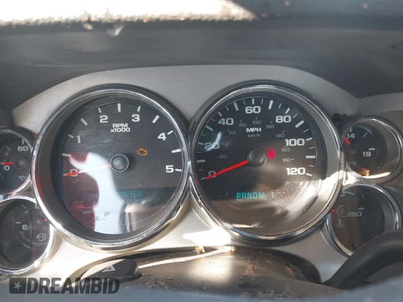 ✅ 2008 Chevrolet Silverado 2500HD 2LT • VIN: 1GCHC23628F177311 • Lot: 44920034. Wystawiony na IAAI z przebiegiem 242 391 mil. Bezpłatny archiwum sprzedaży aukcyjnych z USA i szczegółowy raport historii pojazdu na DreamBid. Zdjęcie 7.