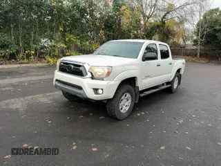 ✅ 2015 Toyota Tacoma • VIN: 3TMLU4EN8FM206394 • Лот: 95749195. Опубликован ранее на Copart с пробегом 126 459 миль. Бесплатный доступ к архиву аукционных продаж из США и подробный отчёт об истории автомобиля на DreamBid. Изображение 11.