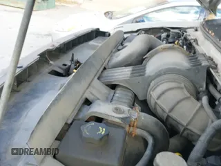 ✅ 2010 Ford Econoline Cargo Commercial • VIN: 1FTNE2EL3ADA92267 • Lot: 43728704. Wystawiony na IAAI z przebiegiem 257 785 mil. Bezpłatny archiwum sprzedaży aukcyjnych z USA i szczegółowy raport historii pojazdu na DreamBid. Zdjęcie 12.