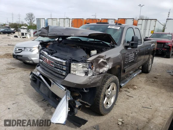 ✅ 2013 GMC Sierra 2500HD SLE • VIN: 1GT220C81DZ217658 • Lot: 44511053. Wystawiony na Copart z przebiegiem Nie podano. Bezpłatny archiwum sprzedaży aukcyjnych z USA i szczegółowy raport historii pojazdu na DreamBid. Zdjęcie 1.