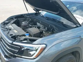 ✅ 2024 Volkswagen Atlas SE • VIN: 1V2WR2CA9RC548802 • Lot: 43051171. Wystawiony na IAAI z przebiegiem 15 792 mil. Bezpłatny archiwum sprzedaży aukcyjnych z USA i szczegółowy raport historii pojazdu na DreamBid. Zdjęcie 19.