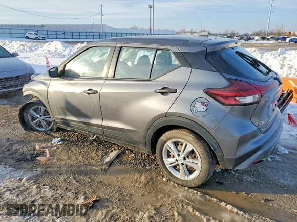 ✅ 2022 Nissan Kicks S • VIN: 3N1CP5BV6NL522580 • Лот: 76234715. Опубликован ранее на Copart с пробегом 99 112 миль. Бесплатный доступ к архиву аукционных продаж из США и подробный отчёт об истории автомобиля на DreamBid. Изображение 2.