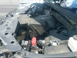 ✅ 2019 Toyota Highlander LE • VIN: 5TDBZRFH7KS984117 • Lot: 43070356. Listed on IAAI with 106,268 mi. Free auction sales archive from the USA and detailed vehicle history report at DreamBid. Image 19.