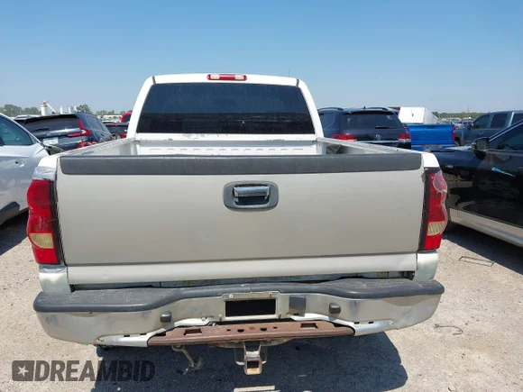 ✅ 2007 Chevrolet Silverado 1500 Work Truck • VIN: 3GCEK14V07G206808 • Lot: 43202619. Wystawiony na IAAI z przebiegiem 286 317 mil. Bezpłatny archiwum sprzedaży aukcyjnych z USA i szczegółowy raport historii pojazdu na DreamBid. Zdjęcie 8.