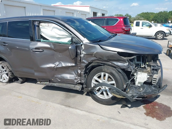 ✅ 2014 Toyota Highlander LE • VIN: 5TDZARFH2ES005999 • Lot: 44989093. Wystawiony na IAAI z przebiegiem 175 518 mil. Bezpłatny archiwum sprzedaży aukcyjnych z USA i szczegółowy raport historii pojazdu na DreamBid. Zdjęcie 6.
