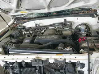 ✅ 2005 Toyota Sequoia SR5 • VIN: 5TDBT44A45S250274 • Lot: 42594896. Listed on IAAI with 301,416 mi. Free auction sales archive from the USA and detailed vehicle history report at DreamBid. Image 13.