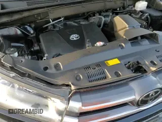 ✅ 2018 Toyota Highlander Limited Platinum • VIN: 5TDDZRFH5JS839455 • Lot: 82695715. Wystawiony na Copart z przebiegiem 39 469 mil. Bezpłatny archiwum sprzedaży aukcyjnych z USA i szczegółowy raport historii pojazdu na DreamBid. Zdjęcie 16.