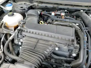 ✅ 2023 Lincoln Corsair Standard • VIN: 5LMCJ1DA7PUL21368 • Lot: 92011255. Wystawiony na Copart z przebiegiem 35 839 mil. Bezpłatny archiwum sprzedaży aukcyjnych z USA i szczegółowy raport historii pojazdu na DreamBid. Zdjęcie 16.