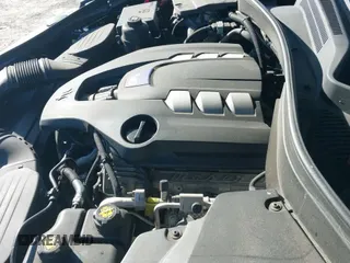 ✅ 2017 Maserati Levante S • VIN: ZN661YUS8HX243798 • Лот: 43420870. Опубликован ранее на IAAI с пробегом 61 226 миль. Бесплатный доступ к архиву аукционных продаж из США и подробный отчёт об истории автомобиля на DreamBid. Изображение 19.