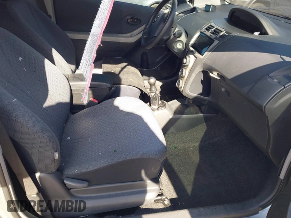 ✅ 2011 Toyota Yaris • VIN: JTDJT4K31B5330133 • Lot: 44893769. Wystawiony na IAAI z przebiegiem 190 565 mil. Bezpłatny archiwum sprzedaży aukcyjnych z USA i szczegółowy raport historii pojazdu na DreamBid. Zdjęcie 5.