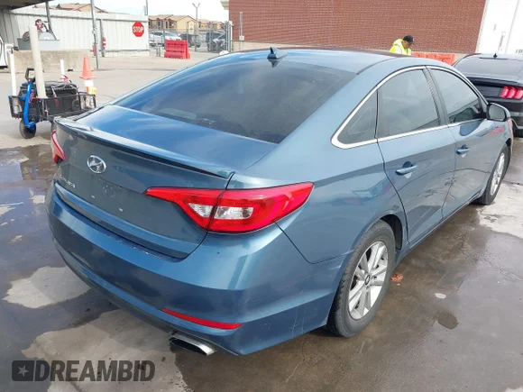 ✅ 2017 Hyundai Sonata SE • VIN: 5NPE24AF6HH495412 • Lot: 44106750. Wystawiony na IAAI z przebiegiem 140 312 mil. Bezpłatny archiwum sprzedaży aukcyjnych z USA i szczegółowy raport historii pojazdu na DreamBid. Zdjęcie 4.