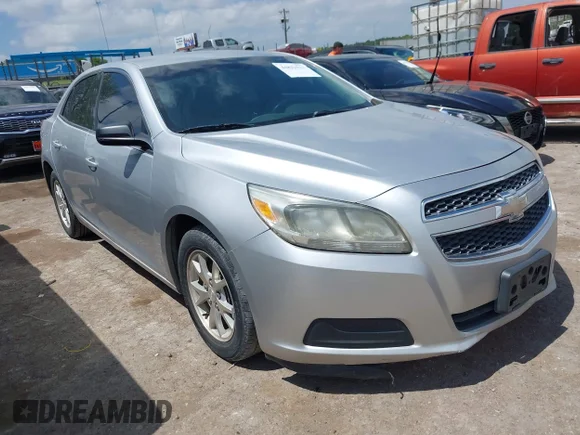 ✅ 2013 Chevrolet Malibu LS • VIN: 1G11A5SA6DF272911 • Lot: 44822523. Wystawiony na IAAI z przebiegiem 240 268 mil. Bezpłatny archiwum sprzedaży aukcyjnych z USA i szczegółowy raport historii pojazdu na DreamBid. Zdjęcie 1.