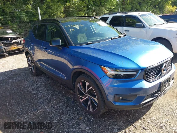 ✅ 2019 Volvo XC40 Momentum • VIN: YV4162XZ1K2009006 • Lot: 45360095. Listed on IAAI with 84,556 mi. Free auction sales archive from the USA and detailed vehicle history report at DreamBid. Image 1.