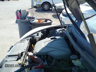 ✅ 2015 Hyundai Veloster RE:FLEX • VIN: KMHTC6AD1FU232984 • Lot: 41570593. Wystawiony na IAAI z przebiegiem 180 435 mil. Bezpłatny archiwum sprzedaży aukcyjnych z USA i szczegółowy raport historii pojazdu na DreamBid. Zdjęcie 12.